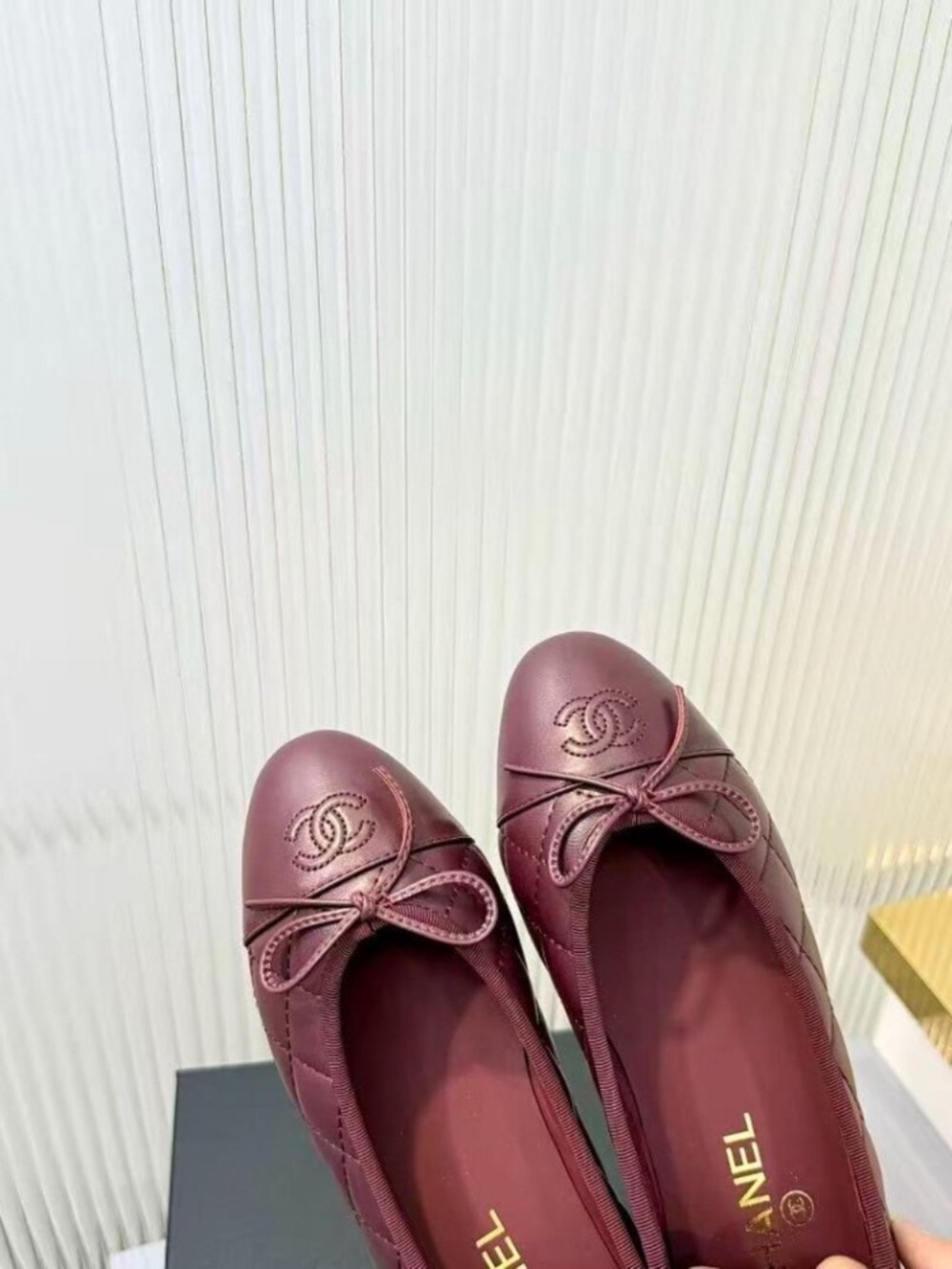 @CHANEL Quilted Burgundy Leather CC Bow Ballet Flats - Picture 5 of 6